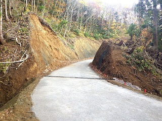 カタマSP(鉄鋼スラグ) 小平滝林道