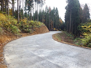 カタマSP(鉄鋼スラグ) 小平滝林道