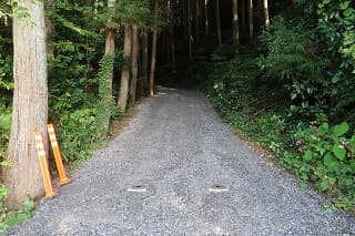 関係者進入時、ツイストポール・Pを取り外して進入します。