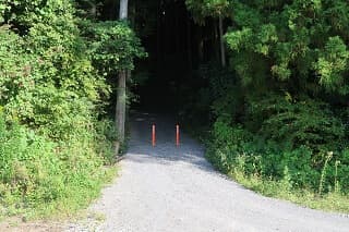 車線分離標（ラバーポール）『ツイストポール・P』 岩手県陸前高田市 本丸公園管理用道路に設置