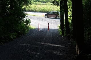 車線分離標（ラバーポール）『ツイストポール・P』 岩手県陸前高田市 本丸公園管理用道路に設置