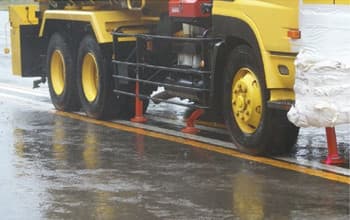 車線分離標（ラバーポール）『ツイストポール・P』大型車 急ブレーキ・踏み付け試験
